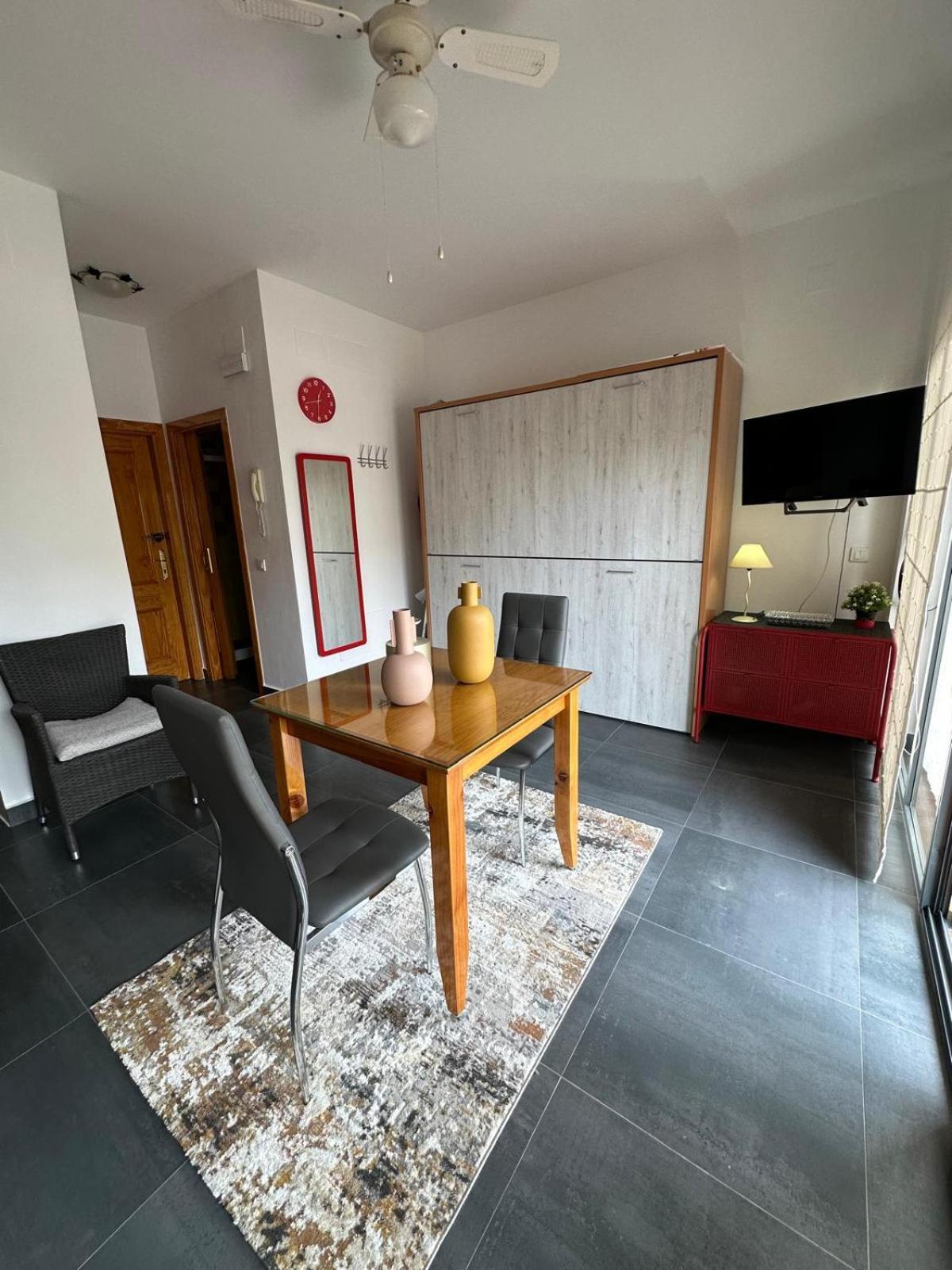 Estudio Con Piscina Y Garaje A 100 Mtr De La Playa 克莉丝蒂娜岛 外观 照片
